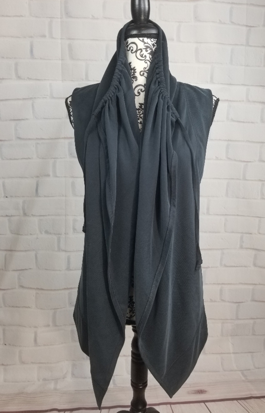 Calia sleeveless open front size medium vest stretch drawstring collar